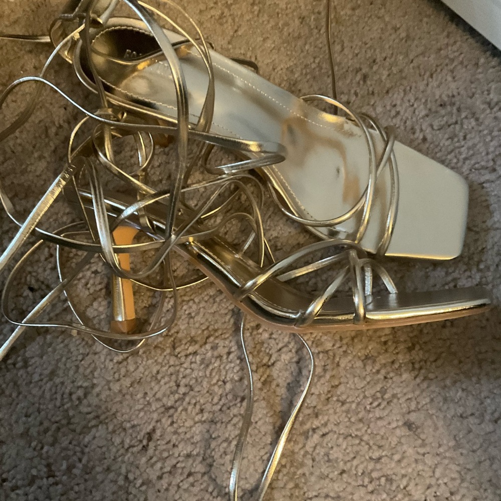 Elegant Gold Strappy Women's Sandals